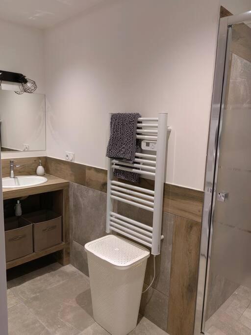 Maisonnette Du Mas Vert Montaren-et-Saint-Mediers Ngoại thất bức ảnh